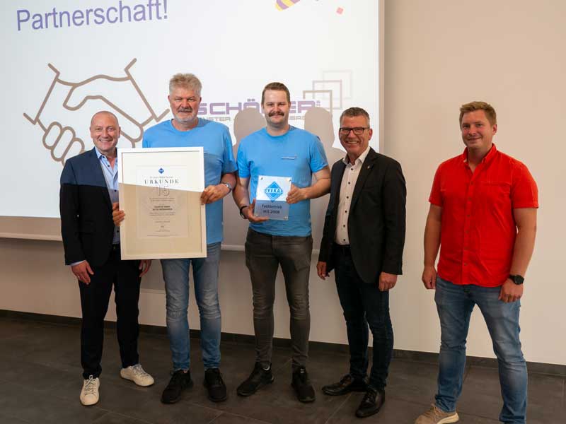 Feierliche Auszeichnung der Schäfer GmbH durch die Geschäftsleitung der VEKA AG
